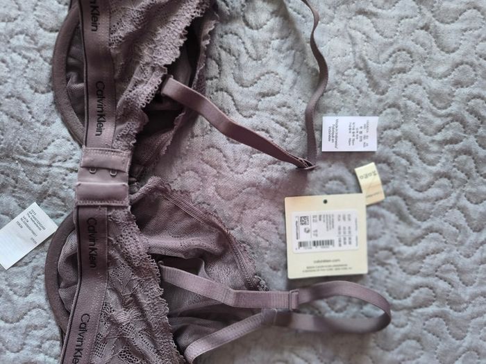 Bra New Calvin Klein 75D