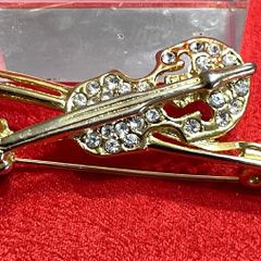 Brooch violin with rhinestones
