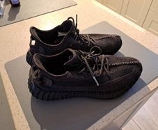 mens runners yeezy size 10.5