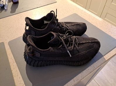 mens runners yeezy size 10.5