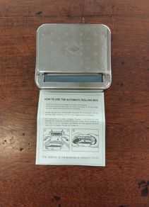 Cigarette rolling box