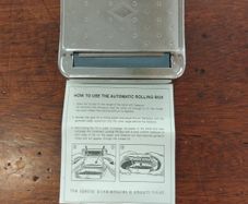 Cigarette rolling box