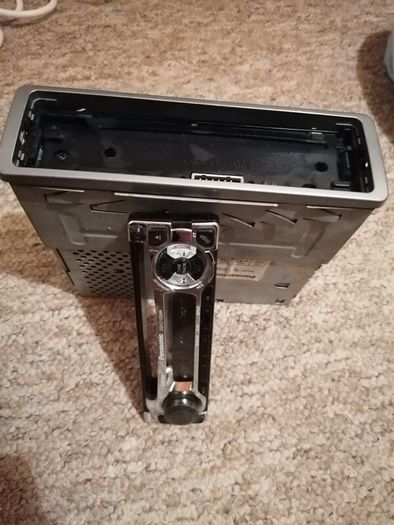 Panasonic face off car radio
