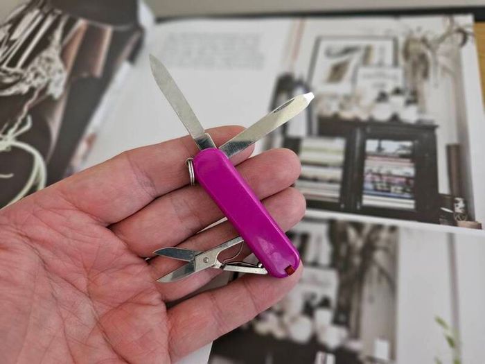 Victorinox Classic Sd 58mm Swiss Army Knife Keychain tool