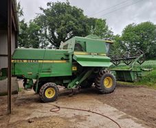 Combine Harvester John Deere 1075