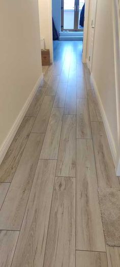 Laminate flooring service