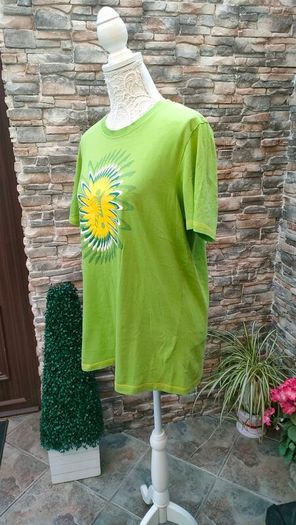 Official FIFA 2014 Brasil World Cup T-shirt  Size medium  Perfect condition  Print front and Back