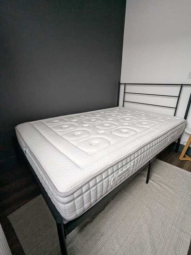 Double (1,90m X 1,30m) bed and mattress