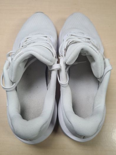 womens NIKE downshifter 13 trainers runners white Size UK 6 EU 40