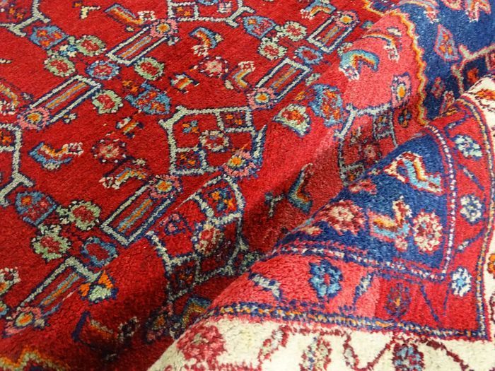 Beautiful Oriental Vintage Carpet/Rug.