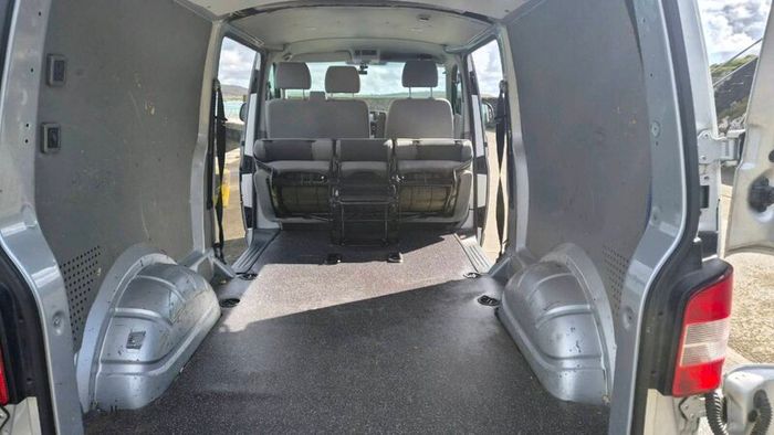 Volkswagen transporter T5 Long wheelbase Crew Cab