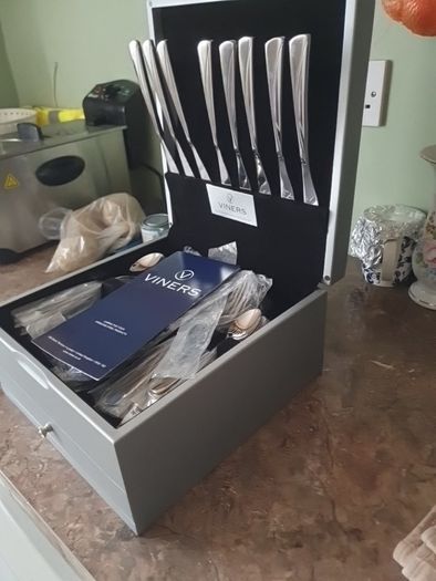 Viners 44 pc cutlery set