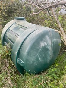 Oil tank