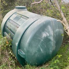 Oil tank