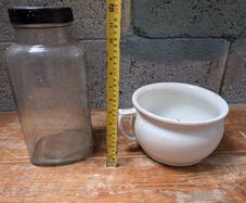 Sweet jar and chamber pot