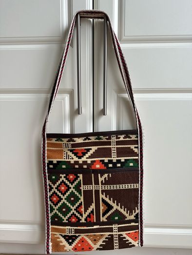 Brand new Saudi Arabia handmade woven shoulder bag with traditional Saudi embroidery, many pockets