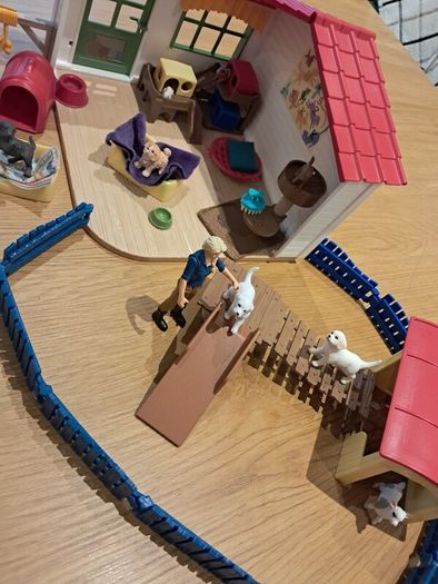 Schleich dog day care