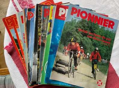 Pionnier Scouts de France- magazine from the 1980's