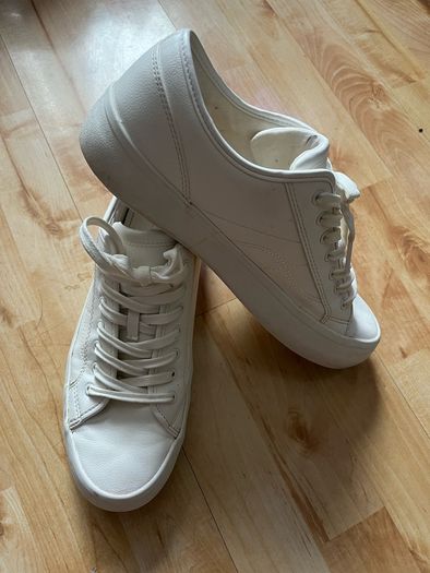 zara ladies shoes d12 no price below