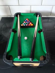 Table top pool table