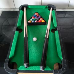 Table top pool table
