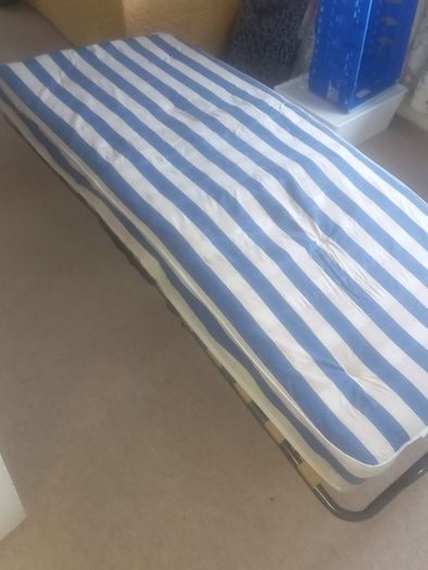 Fold away single bed