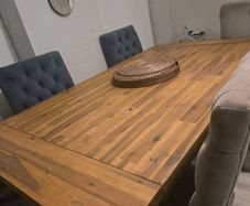 Solid oak Table with 4 chairs