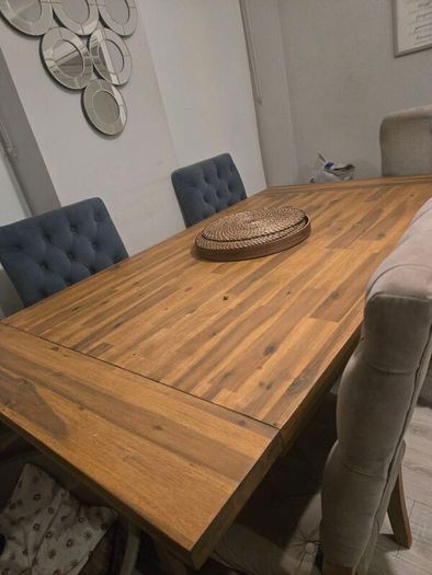 Solid oak Table and 4 Chairs