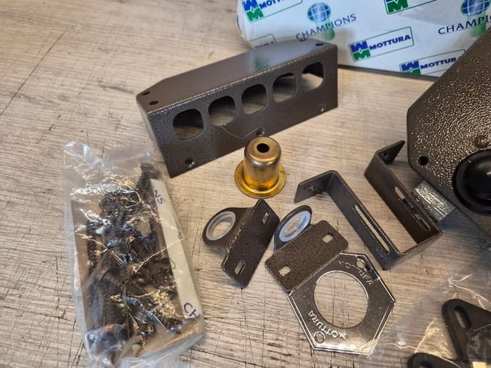 Mottura Heavy Duty 4 Pin Lock inc 4 Keys