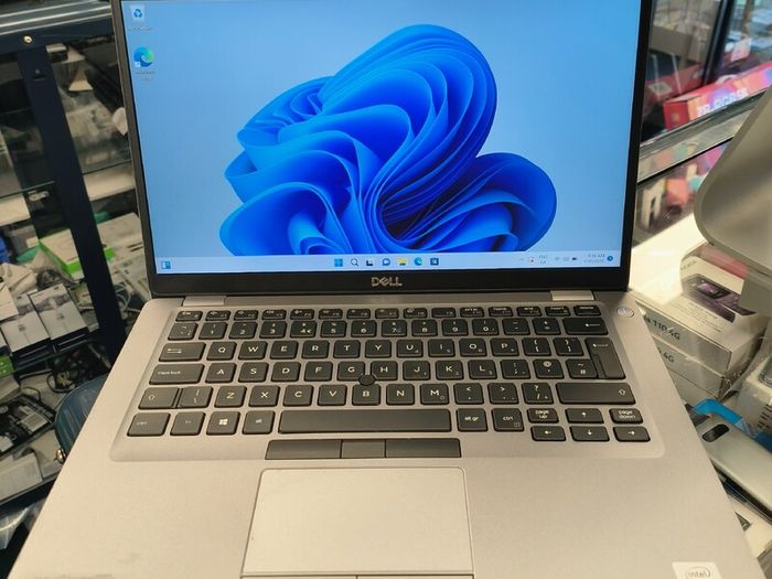Dell Latitude 5410 14" i5-10310U (10th Gen) 8GB Memory 256GB SSD Windows 11 Pro.