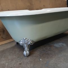 Cast iron bath