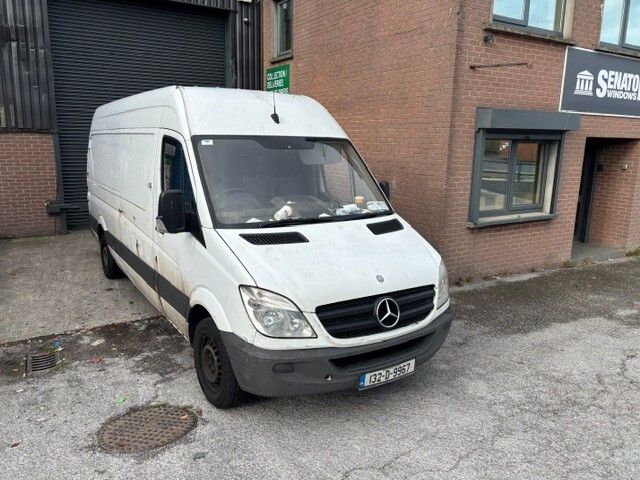Mercedes Commercial Van