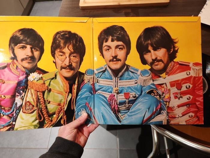 The Beatles - Sergeant Peppers Mono Wide Spine ?