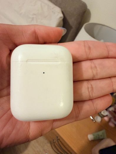 Apple AirPods 2nd Generation, Fully Working, Charging Cable