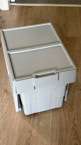 Pull out kitchen waste bin