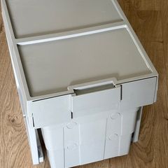 Pull out kitchen waste bin