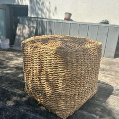 Pouffe (woven)