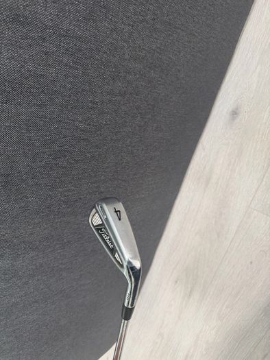 4 Iron (Titleist)