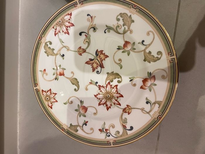 Wedgwood tea set plates and cups Oberon Bone China fine porcelain set New dessert plates tea cups