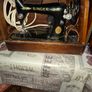 Antique Working Singer Sewing Machines from the late 19th to early 20th century, Image 2