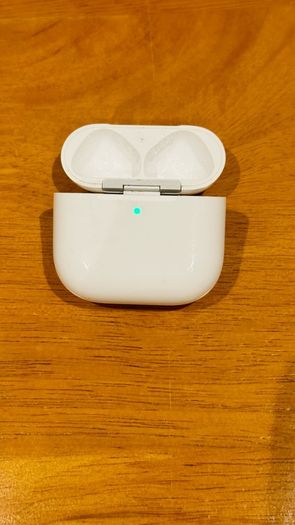 Genuine Apple Airpods 4 Charging Case