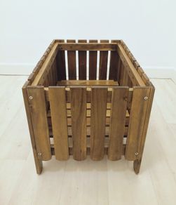 Planters. 4X flower stands. 4X beautiful solid wood planters. This set of four planters