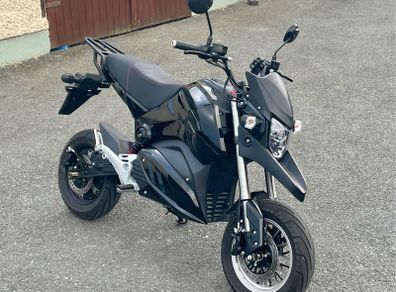 Thunder EM5 Scooter