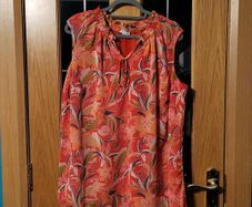 JD Williams sleeveless blouse, Size 22, Brand new