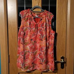 JD Williams sleeveless blouse, Size 22, Brand new
