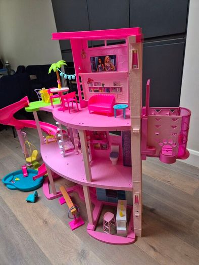 Barbie dream house