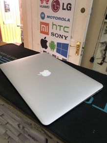 Macbook Air 13" 1tb SSD 4gb RAM PWO