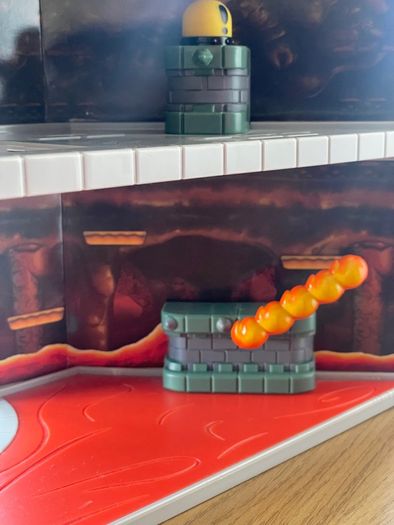 Super Mario Deluxe Bowser's Castle Playset