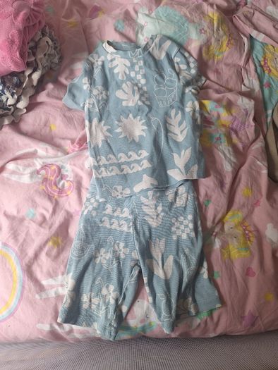 Girls clothes Age 5 bundle 20euro