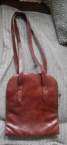Leather shoulder bag